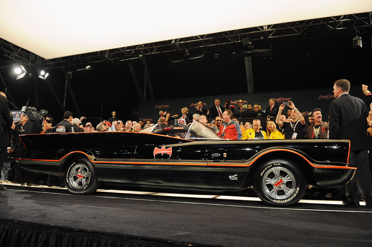 The Batmobile on display, fitted with Radir wheels