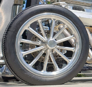 Close-up of a chrome multi-spoke Radir wheel